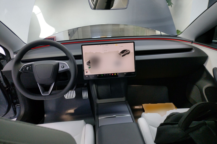 特斯拉 Model 3 2024款 高性能全轮驱动版中控内饰7002
