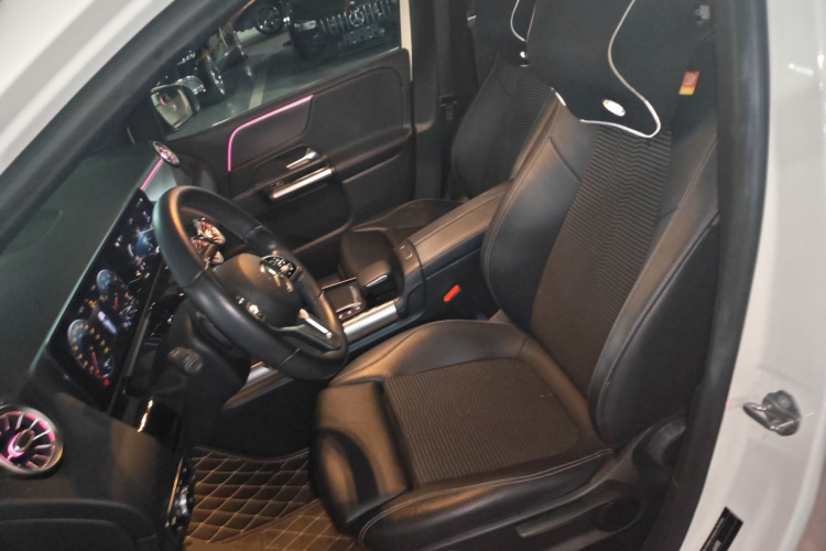 奔驰B级 2021款 B 200 动感型中控内饰19