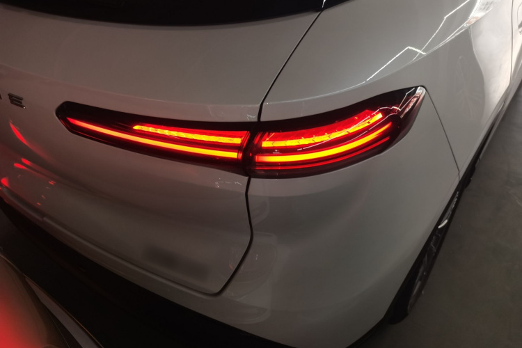 奔腾 悦意03 2025款 565km 乐享版车身外观9