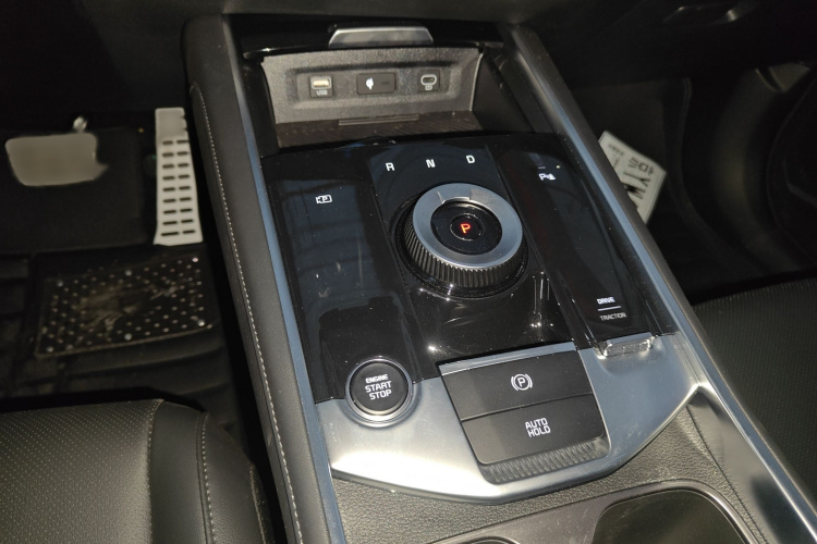 起亚 狮铂拓界 2023款 2.0T 两驱尊贵版局部细节18