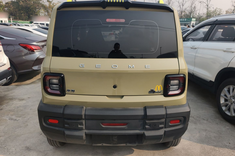 吉利银河 2024款 200km 熊猫骑士车身外观6