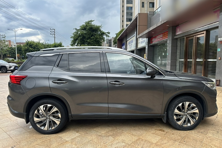 广汽传祺 传祺GS4 2021款 270T 自动科技纵享版车身外观6002