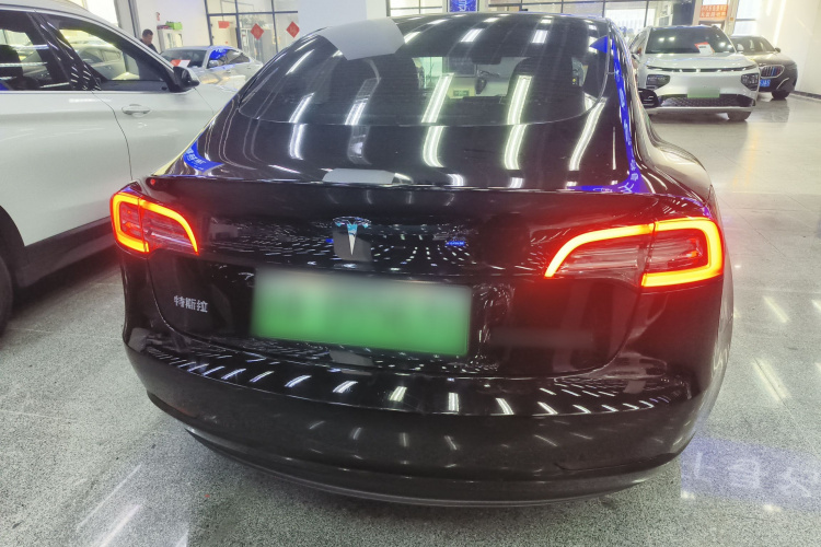 特斯拉 Model 3 2021款 标准续航后驱升级版车身外观6