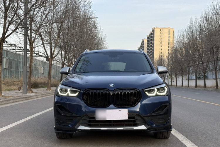 宝马X1 2021款 xDrive25Li 尊享型车身外观6004