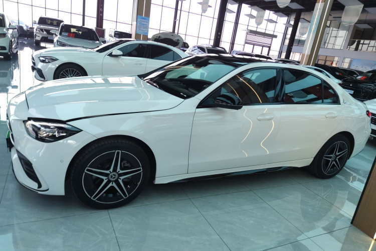 奔驰C级 2024款 改款二 C 260 L 皓夜运动版车身外观4