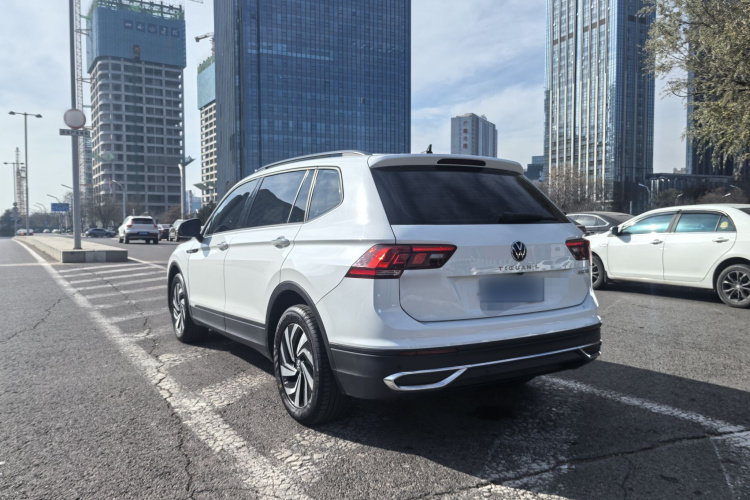 大众 途观L 2023款 330TSI 自动两驱舒享版车身外观6004