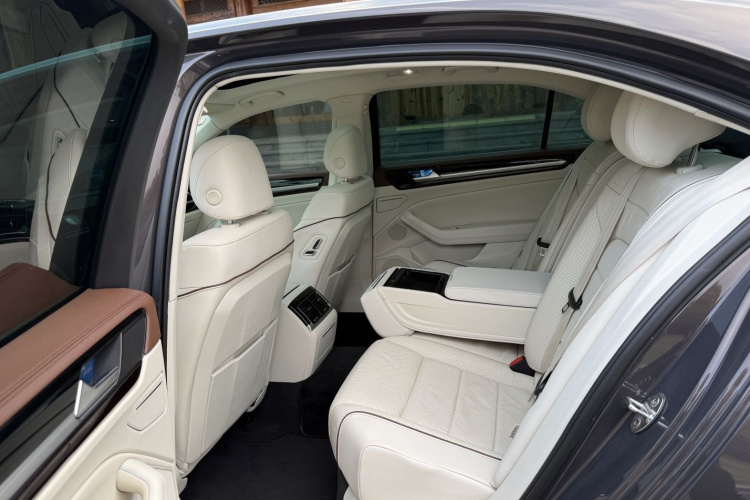 大众 辉昂 2016款 380TSI 两驱至尊版中控内饰7004