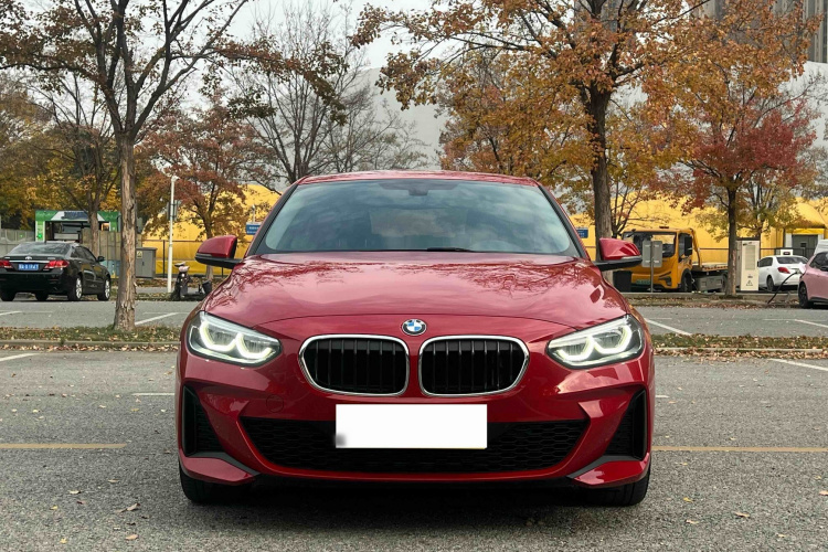 宝马1系 2021款 120i M运动版车身外观6002