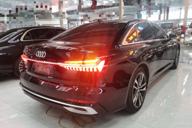 奥迪A6L 2023款 40 TFSI 豪华动感型车身外观6005