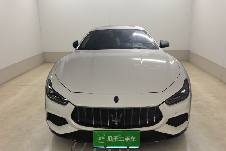 玛莎拉蒂 Ghibli 2018款 3.0T 运动版车身外观2