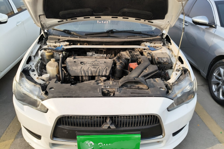 三菱 翼神 2013款 时尚版 1.8L CVT舒适型机舱底盘24