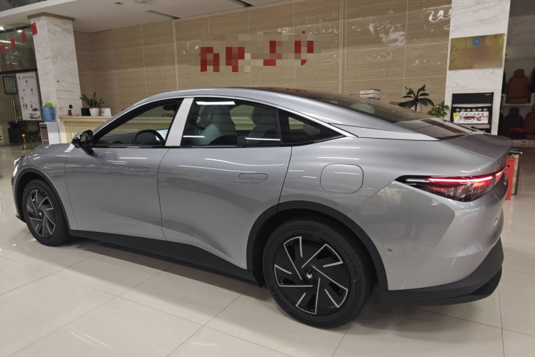 ARCFOX极狐 极狐 阿尔法S5 2025款 改款 560PRO 185kW车身外观6005