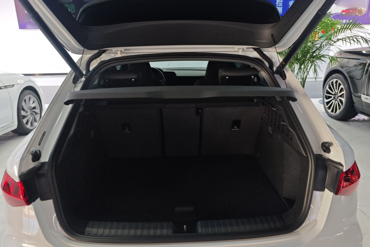 奥迪A3 2023款 改款 Sportback 35 TFSI 时尚运动型机舱底盘23