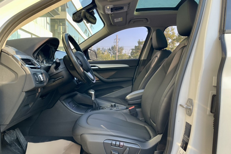 宝马X1 2018款 sDrive18Li 时尚型中控内饰7002