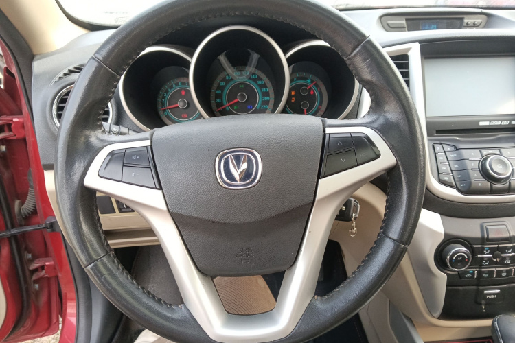 长安 逸动 2014款 1.6L 自动豪华型中控内饰13