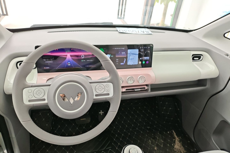 五菱汽车 五菱Air ev晴空 2023款 四座-进阶版中控内饰12