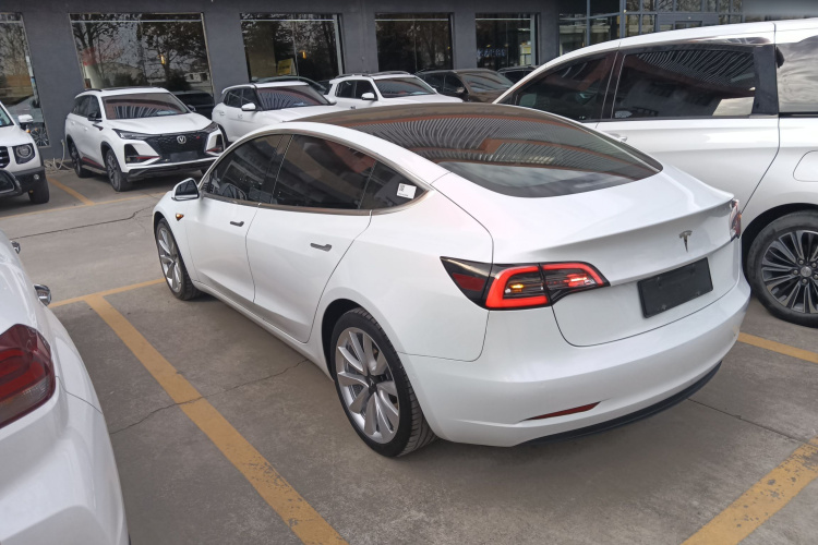 特斯拉 Model 3 2020款 改款 标准续航后驱升级版车身外观4