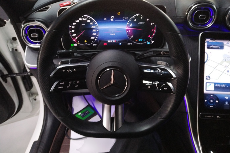 奔驰C级 2022款 C 260 L 皓夜运动版中控内饰13