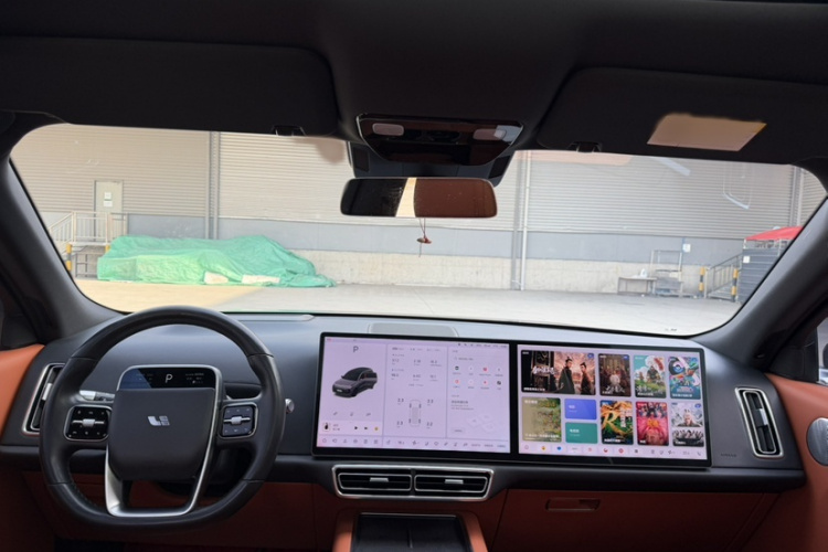 理想汽车 理想L8 2023款 Pro中控内饰7010