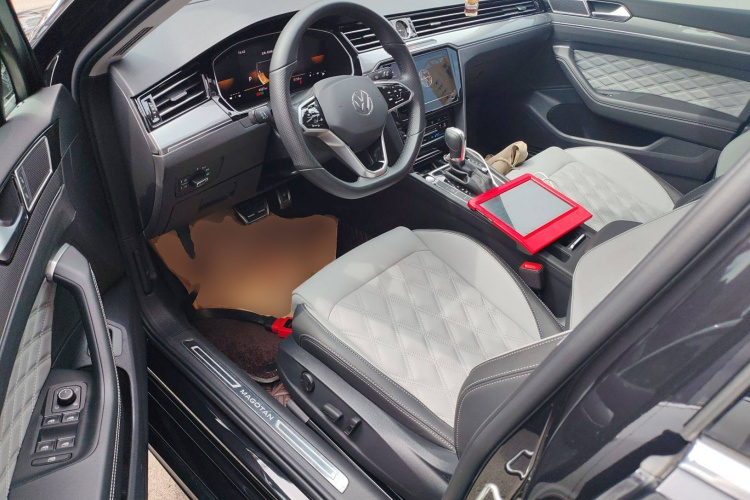 大众 迈腾 2023款 200万辆纪念版 330TSI DSG领先型中控内饰19