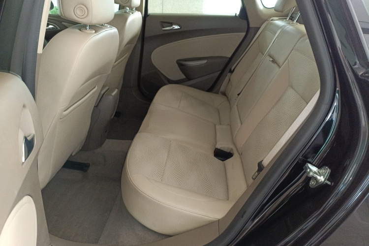 别克 英朗 2013款 GT 1.6L 自动时尚版中控内饰7004