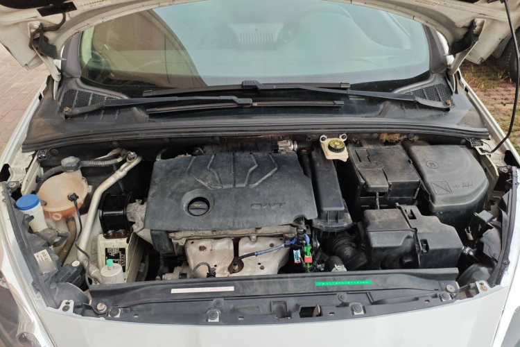 标致308 2014款 乐享版 经典 1.6L 手动优尚型机舱底盘24