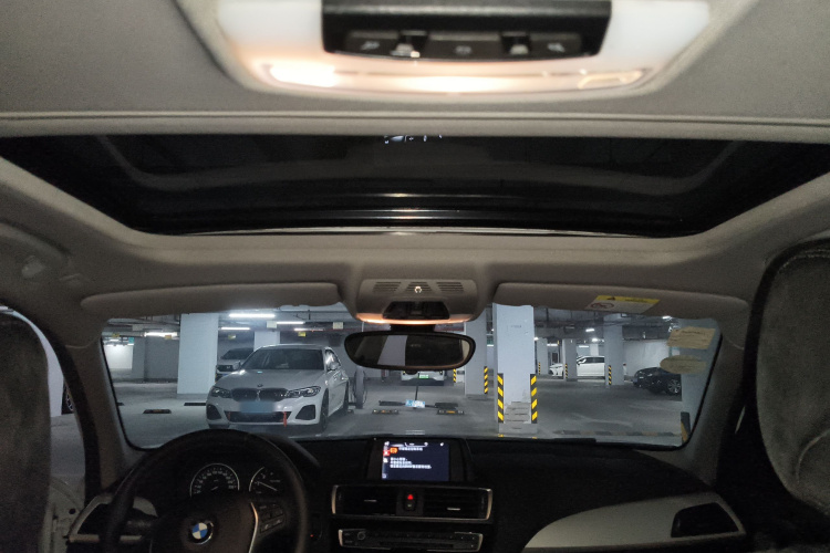 宝马1系(进口) 2016款 118i 领先型中控内饰22