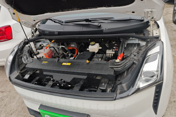 奔腾NAT 2023款 PRO 舒享出行加长版 425km机舱底盘24