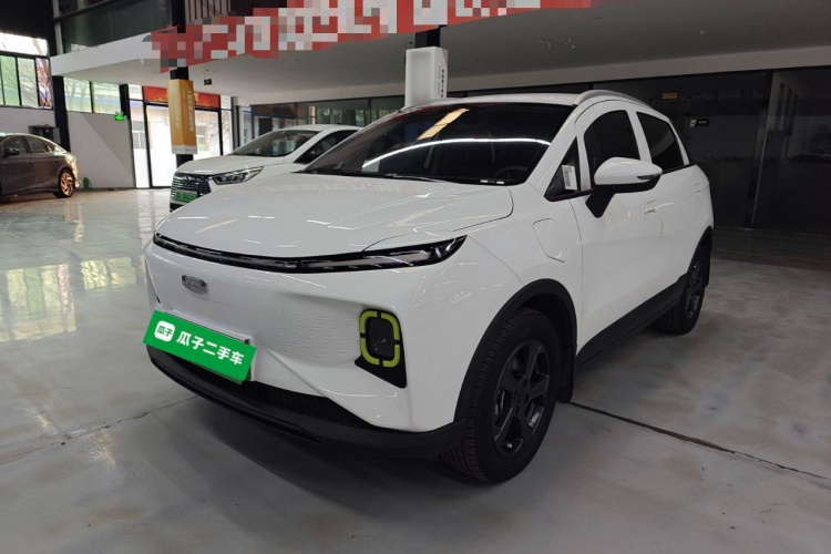 吉利几何 几何E 2022款 320KM 乖巧虎 5座车身外观1