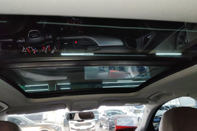 奥迪A6L 2015款 TFSI 百万纪念智领型中控内饰22