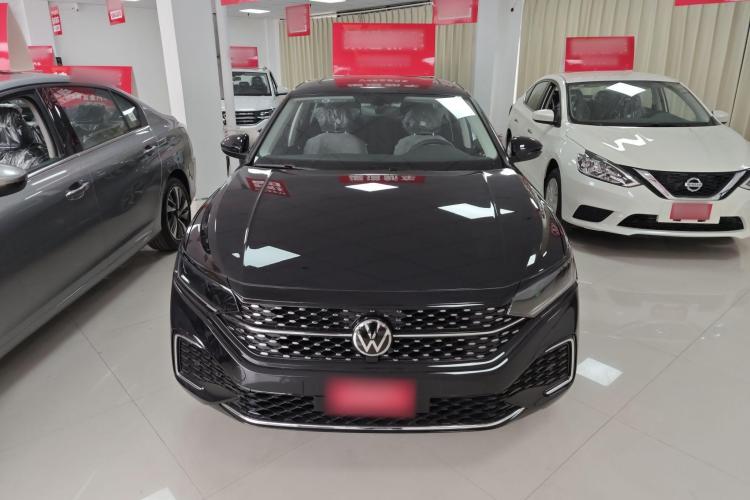 大众 帕萨特 2025款 出众款 330TSI 星空精英版车身外观6001