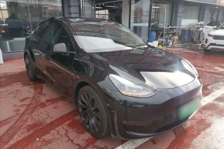 特斯拉 Model Y 2022款 Performance高性能全轮驱动版车身外观3