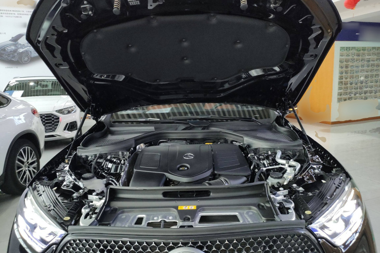 奔驰GLC 2023款 改款 GLC 300 L 4MATIC 豪华型 7座机舱底盘24
