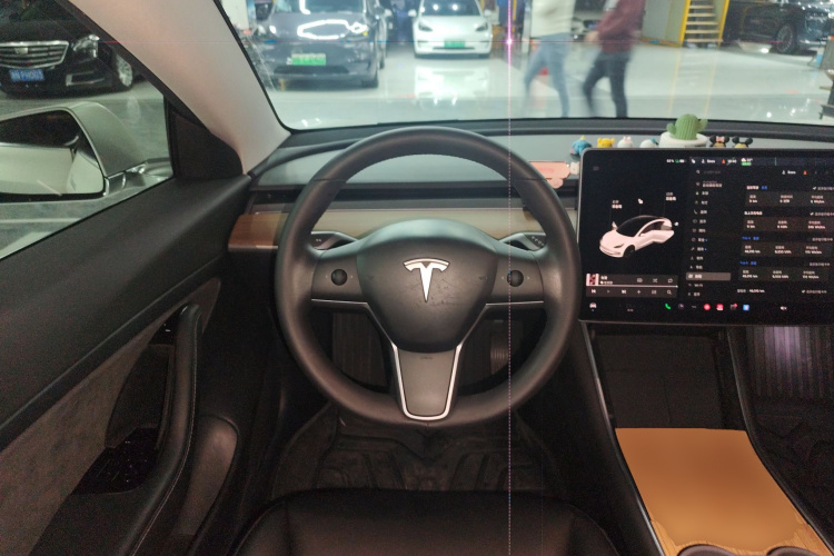 特斯拉 Model 3 2020款 长续航后轮驱动版中控内饰13