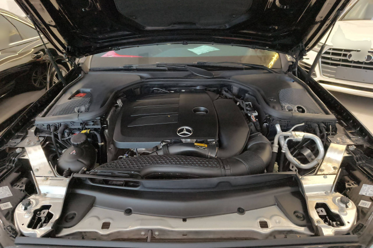 奔驰E级 2022款 改款二 E 260 L 运动型机舱底盘24