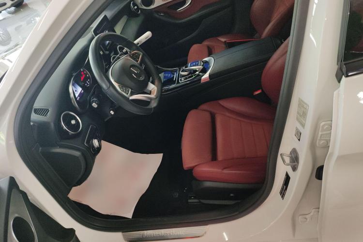 奔驰C级 2018款 C 200 运动版中控内饰19