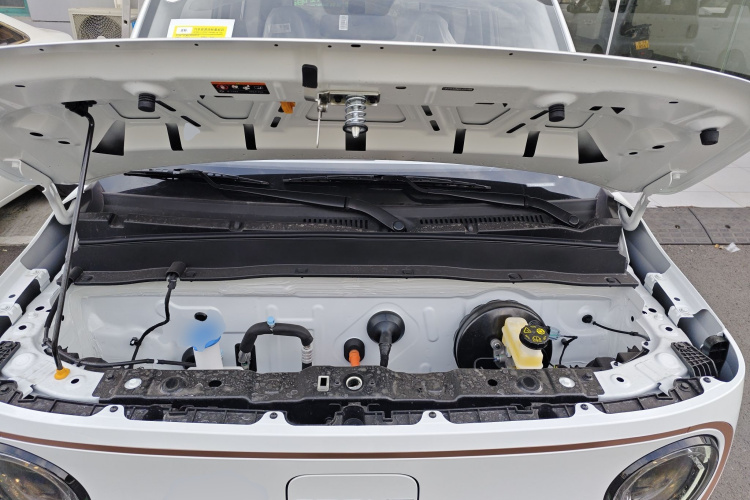 吉利银河 2024款 熊猫mini 200km 耐力熊机舱底盘24