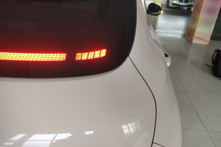 欧拉好猫 2022款 莫兰迪版 400km标准续航 尊贵型 磷酸铁锂车身外观6006