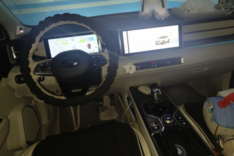 吉利汽车 吉利icon 2023款 1.5TD 巧克力醇臻版中控内饰13