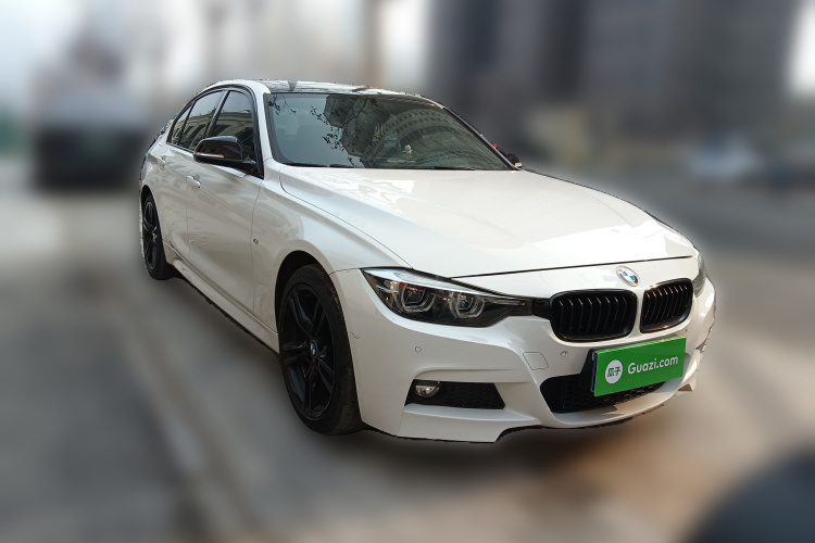 宝马3系 2019款 320i M运动曜夜版车身外观6002