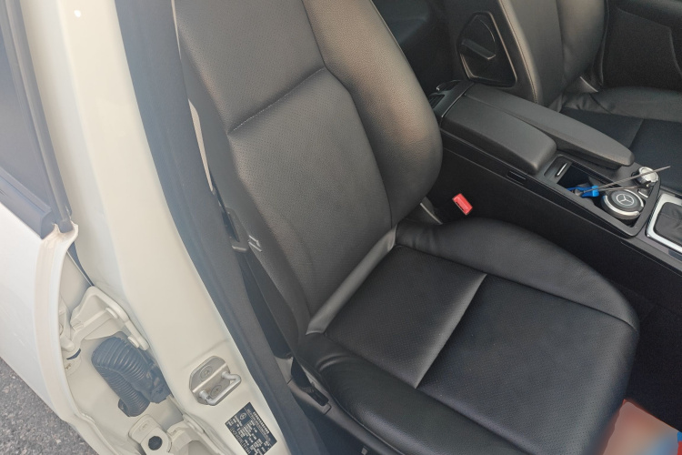 奔驰C级 2013款 C 180 经典型 Grand Edition局部细节41