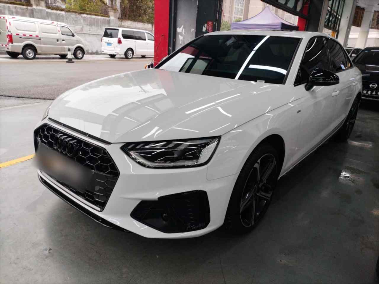奥迪A4L 2025款 200万辆悦享版 40 TFSI 豪华动感型(2)