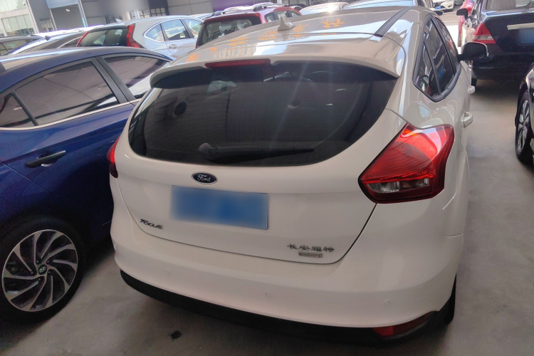 福特 福克斯 2018款 两厢经典 EcoBoost 125 自动超能风尚型智行版车身外观6004