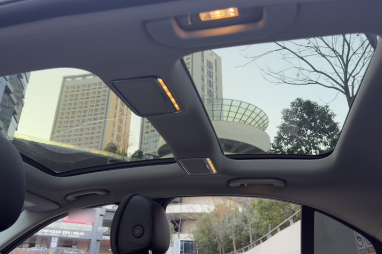 奔驰C级 2016款 C 200 L 运动型中控内饰7006