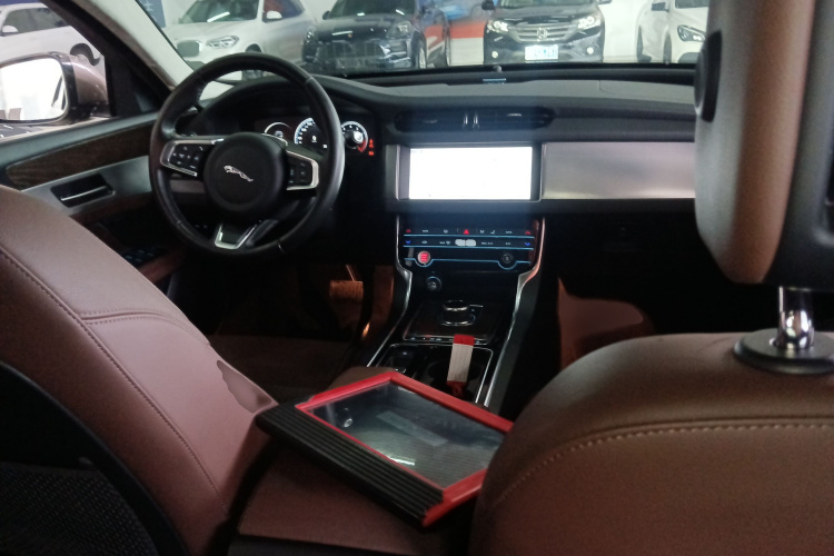 捷豹XFL 2019款 XFL 2.0T 250PS 四驱尊享版中控内饰7002