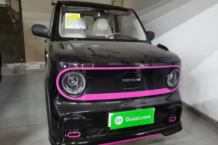 吉利银河 2025款 210km 熊猫卡丁车身外观2