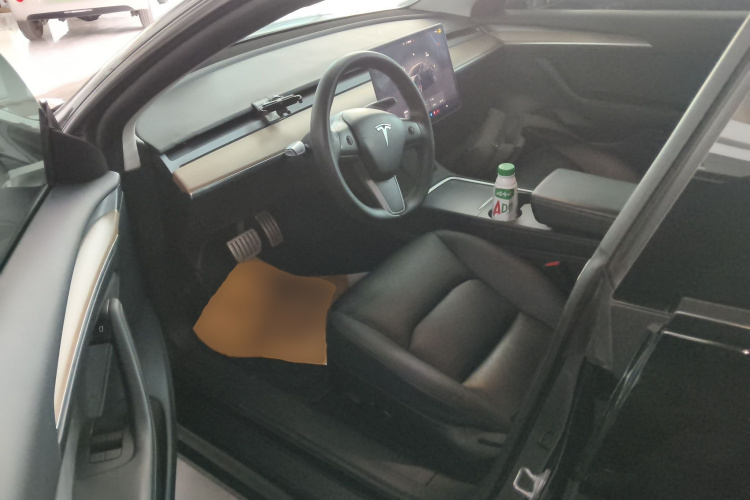 特斯拉 Model 3 2022款 Performance高性能全轮驱动版中控内饰7003
