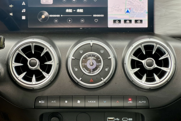 坦克300 2023款 越野版 2.0T 征服者中控内饰7007