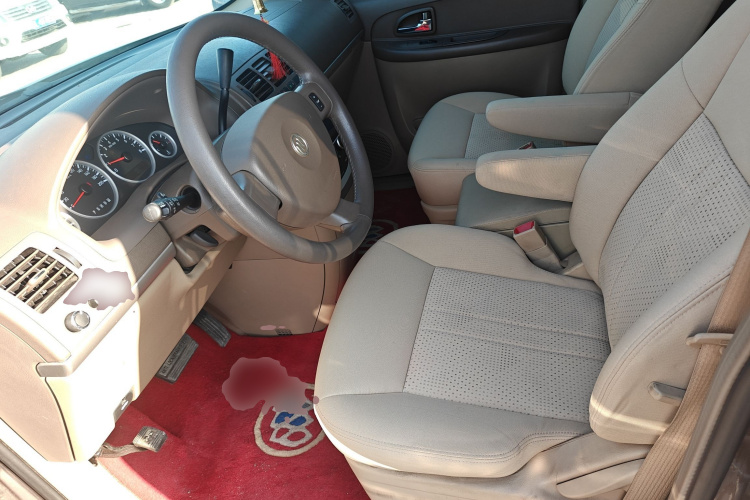 别克GL8 2014款 2.4L 经典版中控内饰19