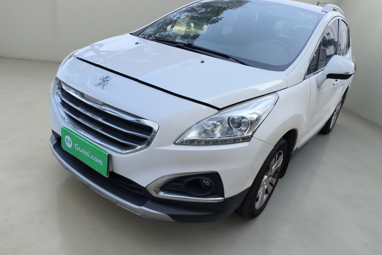 标致3008 2015款 2.0L 自动潮流版车身外观1